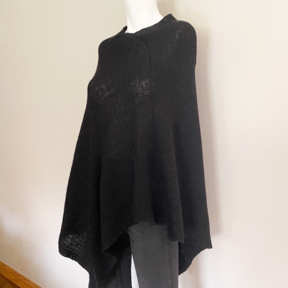 Alpaca Light Weight Poncho - Picture 2 of 3